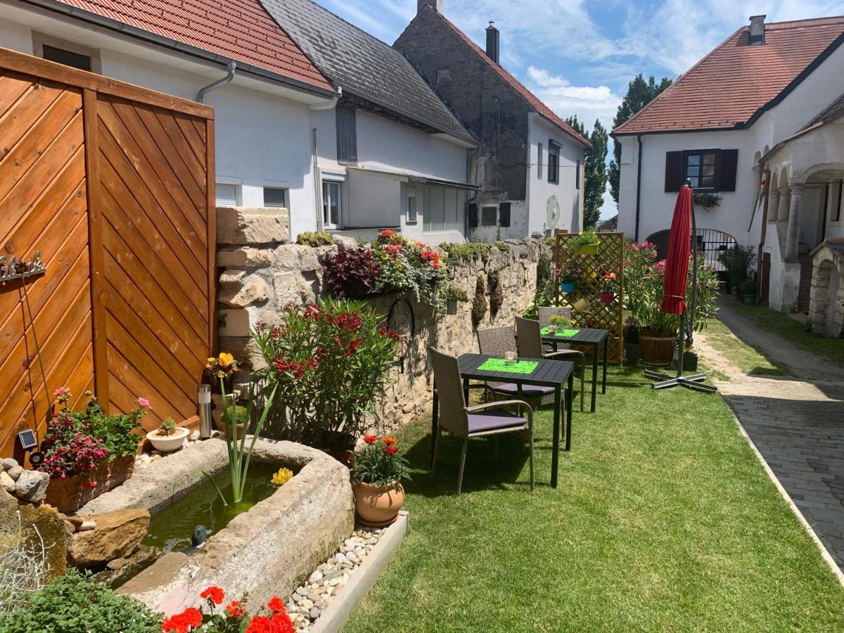 Ferienwohnungen Zum Briefmarkenhaus Mörbisch am See Екстериор снимка